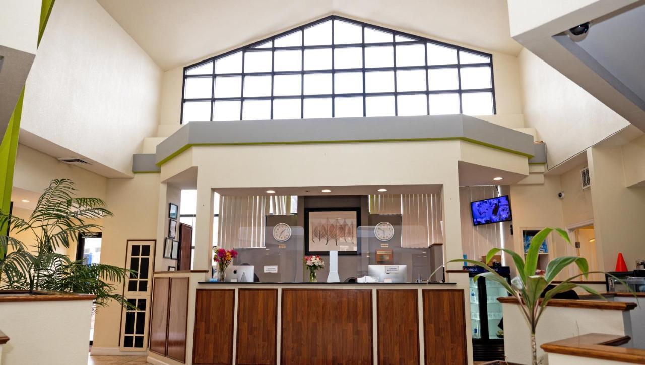 Magnuson Hotel Virginia Beach Exterior photo