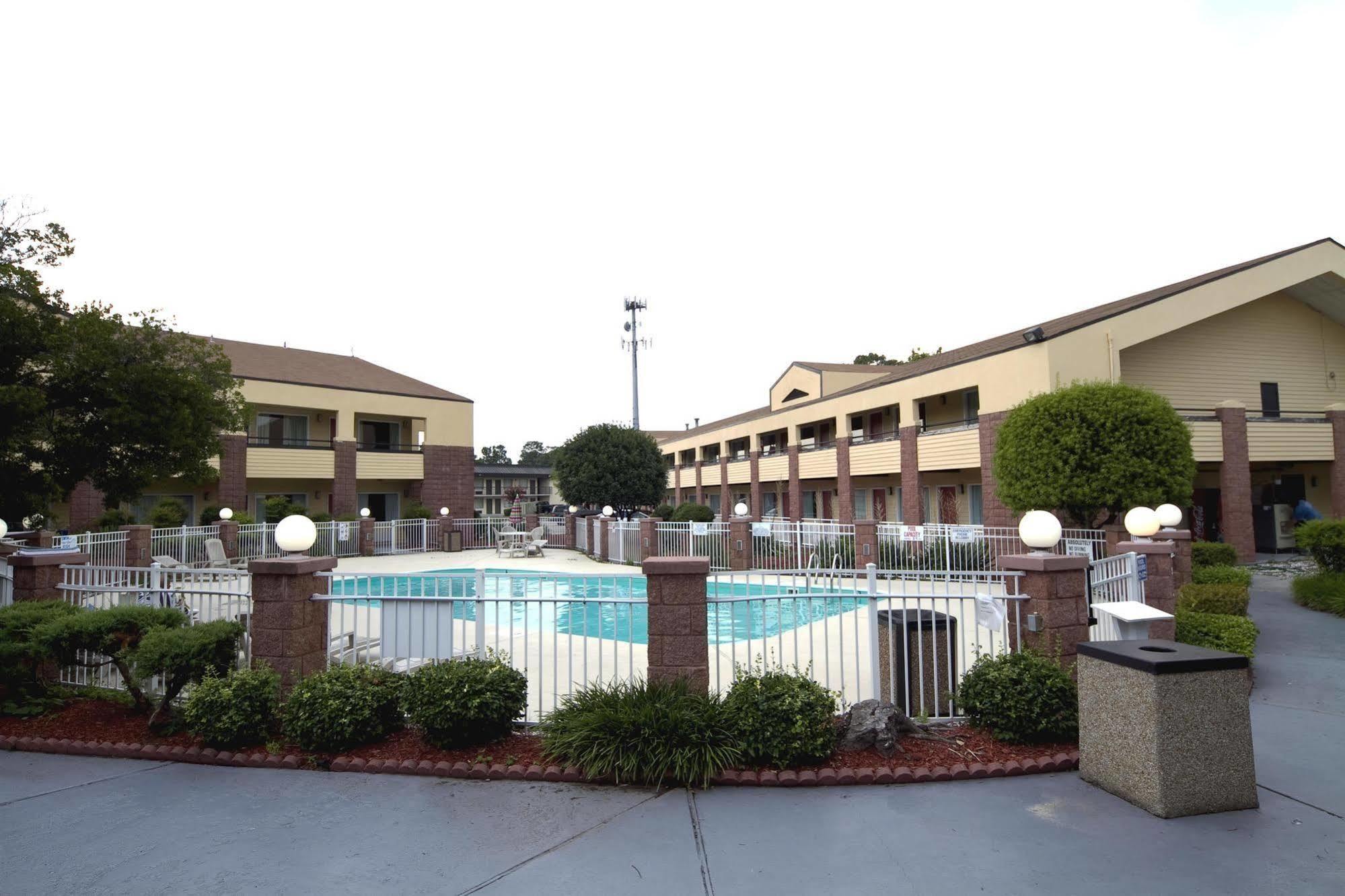 Magnuson Hotel Virginia Beach Exterior photo